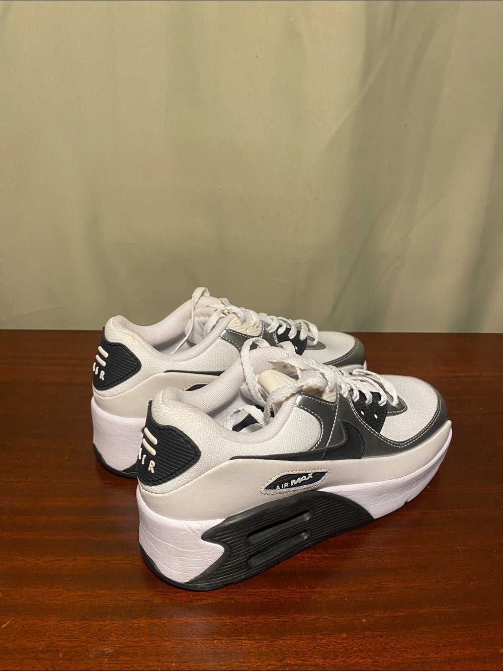 Nike Air Max 90 LV8 Phantom Metallic Silver Black White Women’s 8 - Picture 5 of 8